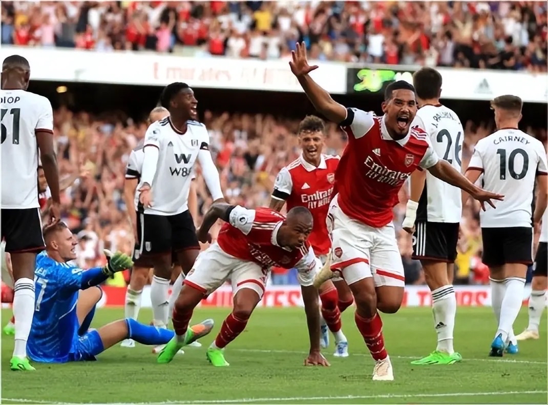 南宫 -托特纳姆训练开放日；集结日强势反弹引欢呼；中超在即；球队文化再被提及(戴尔托特纳姆热刺)