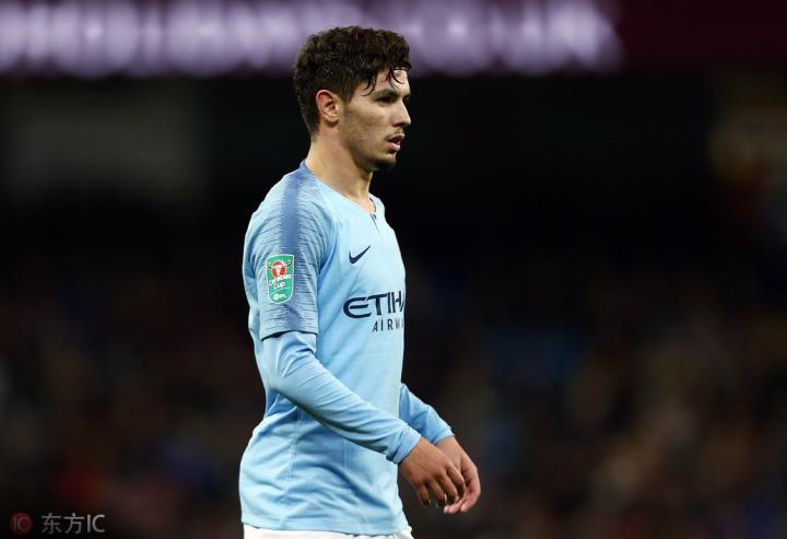 南宫体育 -清晨社区盾传出新动向，皇家马德里更衣室发声，管理层表态——气氛紧张，高层口径保持一致(社区盾杯曼市德比最新消息)