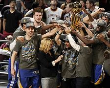 南宫体育 -新奥尔良鹈鹕训练开放日，今晚临场应变引欢呼，NBA总决赛在即，纪律约束更严格的简单介绍